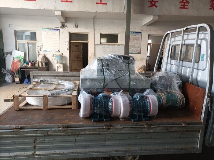 振動(dòng)平臺(tái)、電機(jī)發(fā)貨