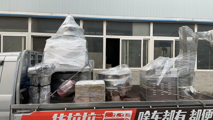 真空上料機(jī)、無(wú)塵投料站、旋振篩發(fā)貨