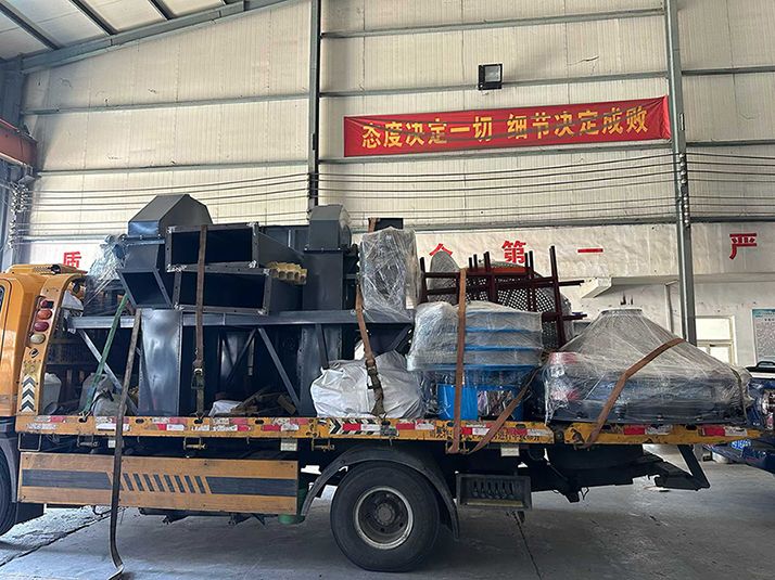斗式提升機(jī)、振動(dòng)料斗、旋振篩整車(chē)發(fā)貨