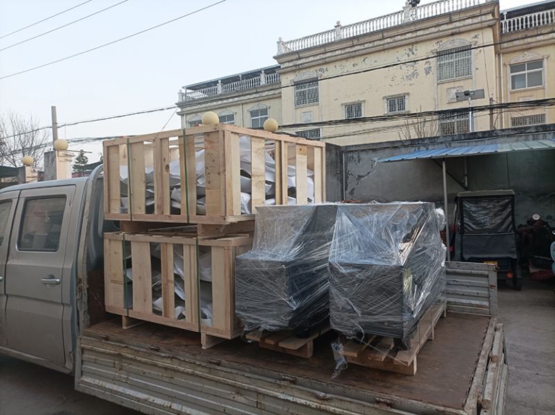 電磁給料機(jī)、特殊定制旋振篩上蓋發(fā)貨